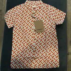 Burberry shirt and shorts set-open to offers